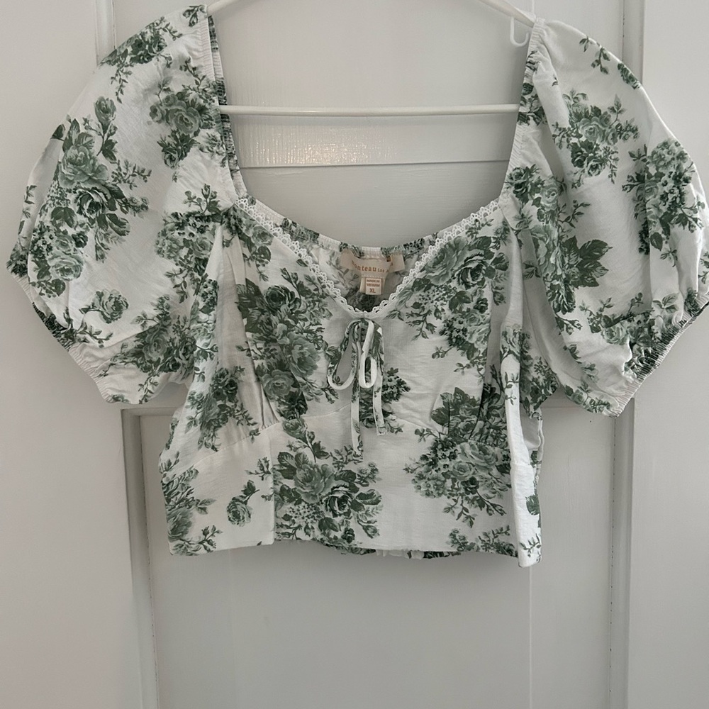 Romantic Peasant Boho Floral Crop Top NWT - Picture 2 of 12